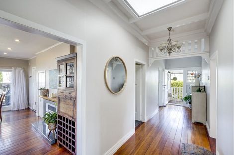 Photo of property in 509 Saint Aubyn Street East, Hastings, 4122