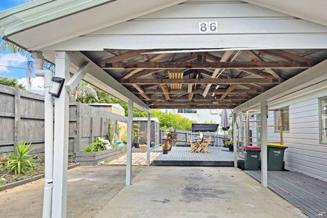 Photo of property in 86a Colwill Road, Massey, Auckland, 0614