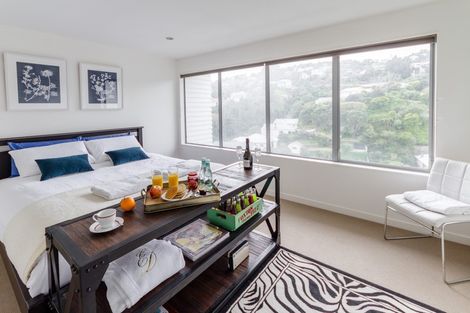 Photo of property in 19 Tiketike Way, Brooklyn, Wellington, 6021