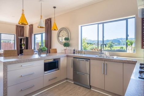 Photo of property in 11 Trusham Court, Paraparaumu, 5032