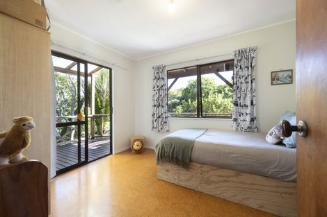 Photo of property in 165 Lone Kauri Road, Karekare, New Lynn, 0772