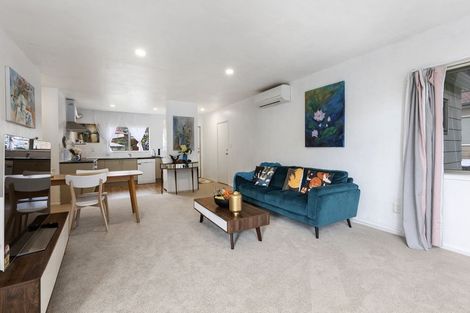 Photo of property in 24 Dovey Place, Massey, Auckland, 0614