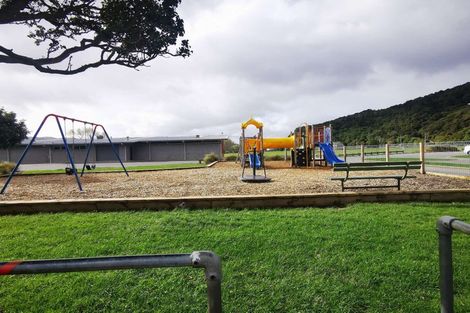 Photo of property in 187 Whites Line East, Waiwhetu, Lower Hutt, 5010