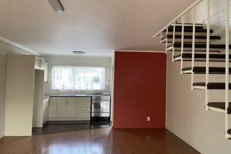 Photo of property in 5/106 West Coast Road, Glen Eden, Auckland, 0602