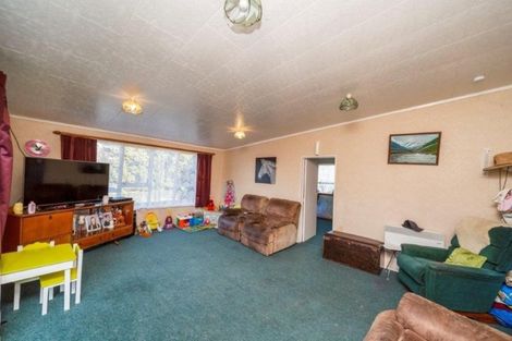 Photo of property in 1 County Drive, Hawera, 4610