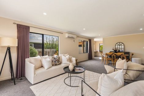 Photo of property in 88 Summerhill Drive, Fitzherbert, Palmerston North, 4410