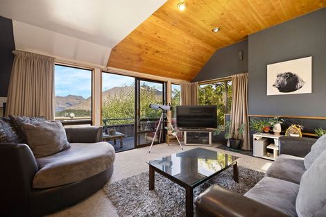 Photo of property in 14 Earnslaw Terrace, Queenstown, 9300