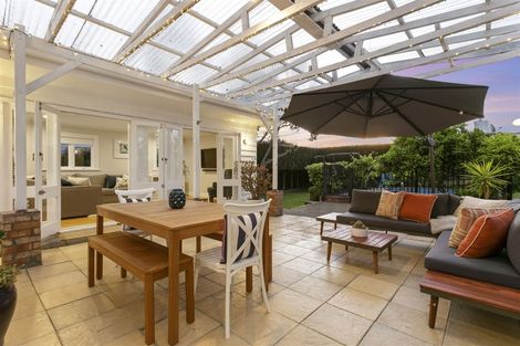 Photo of property in 7 Tui Glen Road, Birkenhead, Auckland, 0626