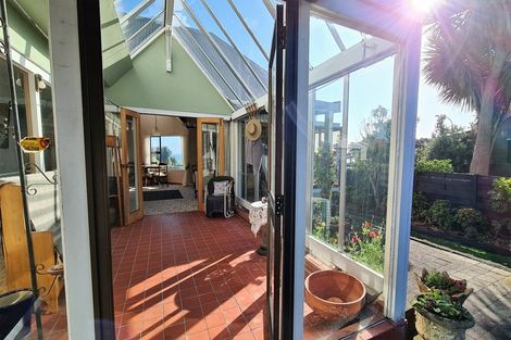 Photo of property in 6 Halse Place, Opunake, 4616