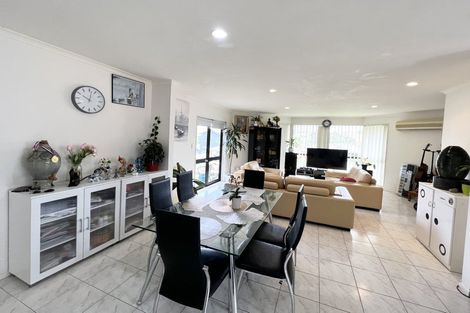 Photo of property in 3 Sunvista Avenue, Oteha, Auckland, 0632