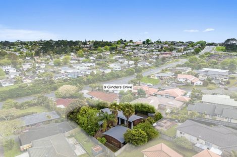 Photo of property in 9 Ginders Drive, Massey, Auckland, 0614