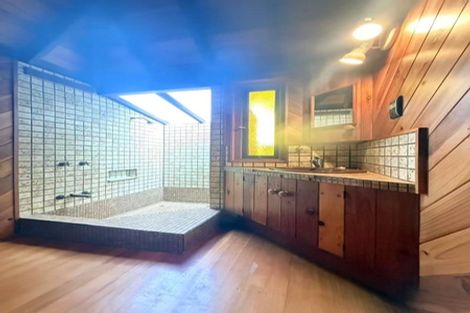 Photo of property in 7b The Esplanade, Eastern Beach, Auckland, 2012