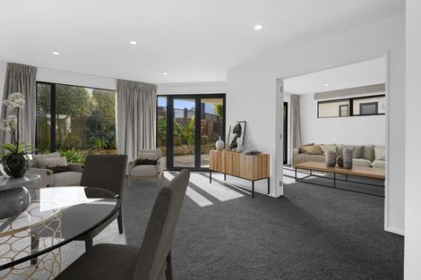 Photo of property in 32 Oakford Close, Riccarton, Christchurch, 8011