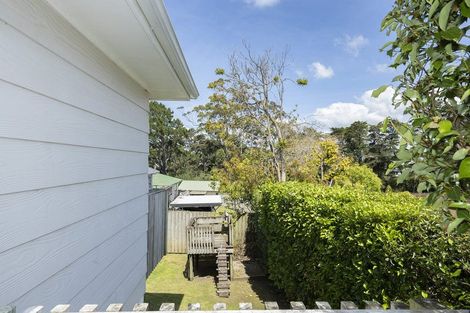 Photo of property in 4/23 Luckens Road, West Harbour, Auckland, 0618