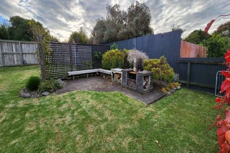 Photo of property in 60 Awanui Street, Merrilands, New Plymouth, 4312
