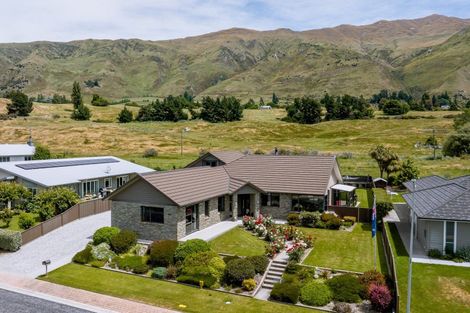 Photo of property in 48 Kelliher Drive, Wanaka, 9305