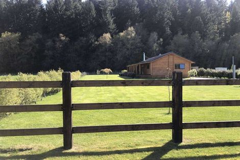 Photo of property in 10 Carlisle Street, Athol, 9793