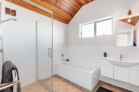 Photo of property in 15 Knightsbridge Place, Bethlehem, Tauranga, 3110