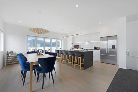 Photo of property in 2/74 Jubilee Road, Khandallah, Wellington, 6035