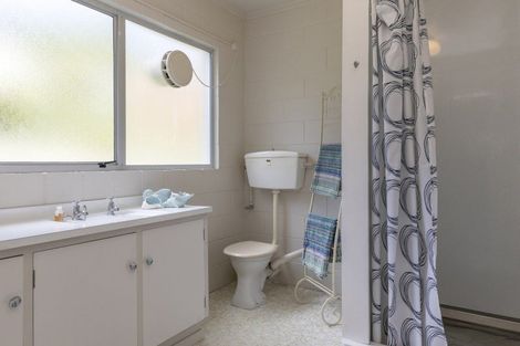 Photo of property in 64 Kaiuru Avenue, Pukawa Bay, Turangi, 3381