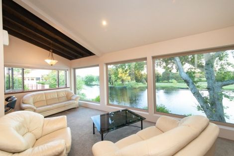 Photo of property in 12 Pastoral Lane, Hokowhitu, Palmerston North, 4410