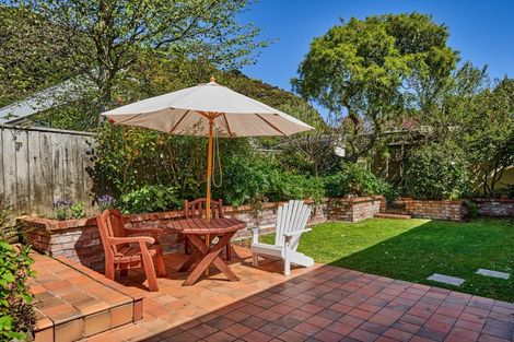 Photo of property in 35 Marine Parade, Eastbourne, Lower Hutt, 5013