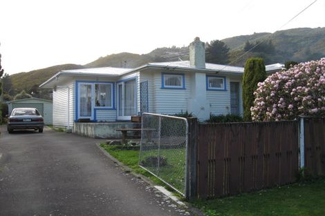 Photo of property in 111 Wood Street, Wainuiomata, Lower Hutt, 5014