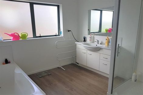 Photo of property in 152 One Tree Point Road, One Tree Point, 0118