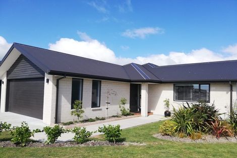 Photo of property in 13 Claremont Crescent, Amberley, 7410