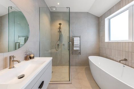 Photo of property in 1a Maranui Avenue, Point Chevalier, Auckland, 1022