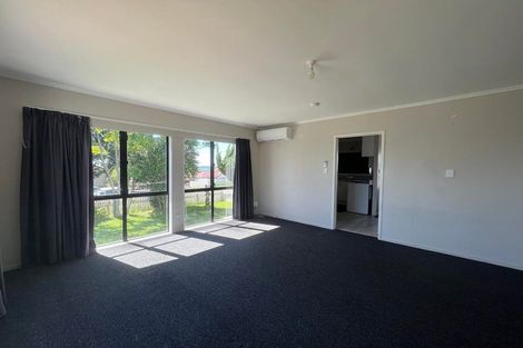 Photo of property in 1/115 Mcleod Road, Te Atatu South, Auckland, 0610