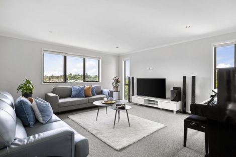 Photo of property in 18 Danny Place, Pyes Pa, Tauranga, 3112