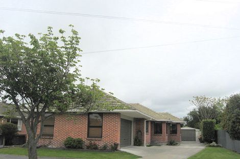 Photo of property in 12 Liverton Crescent, Bishopdale, Christchurch, 8053