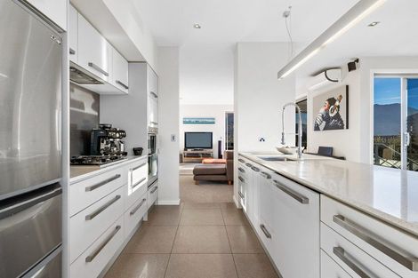 Photo of property in 10 Sunnyside Lane, Wanaka, 9305