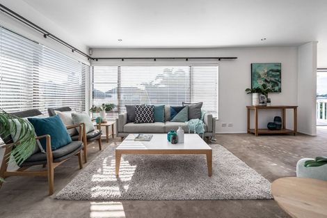 Photo of property in 2/114 Ocean View Road, Northcote, Auckland, 0627