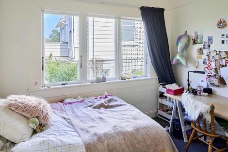 Photo of property in 151 Kelburn Parade, Kelburn, Wellington, 6012