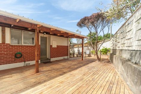 Photo of property in 1 Paddington Grove, Karori, Wellington, 6012