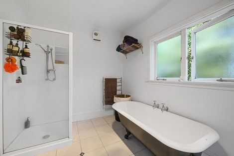 Photo of property in 10 Limmer Place, Browns Bay, Auckland, 0632