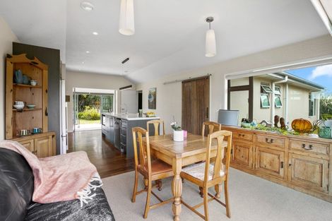Photo of property in 5a Tui Grove, Oakura, 4314