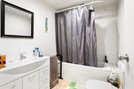 Photo of property in 8a Captain Scott Road, Glen Eden, Auckland, 0602