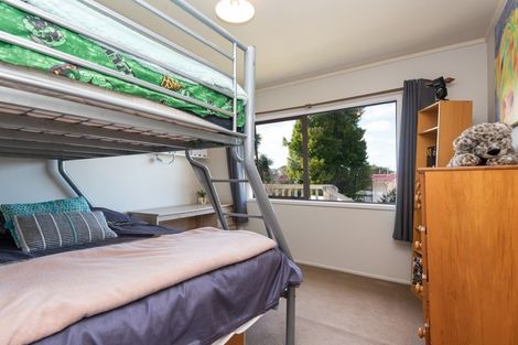 Photo of property in 2/8 Beldon Place, Pakuranga Heights, Auckland, 2010