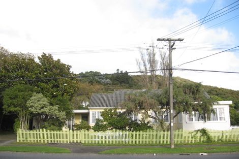 Photo of property in 98 Waddington Drive, Naenae, Lower Hutt, 5011