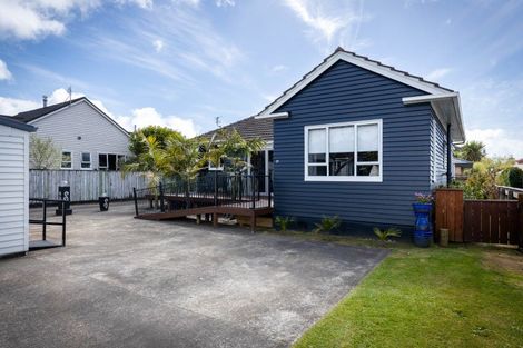 Photo of property in 17 Exeter Street, Brooklands, New Plymouth, 4310