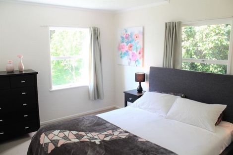 Photo of property in 22 James Evans Drive, Northcote, Auckland, 0627