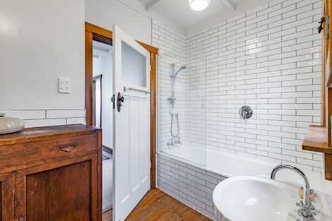 Photo of property in 84 Whiteley Street, Moturoa, New Plymouth, 4310