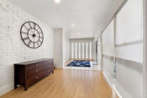 Photo of property in 31 Royal Road, Massey, Auckland, 0614