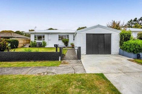 Photo of property in 5 Nikau Street, Inglewood, 4330
