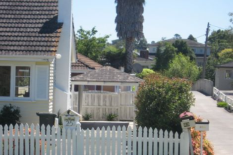 Photo of property in 1/25 Stanley Avenue, Milford, Auckland, 0620