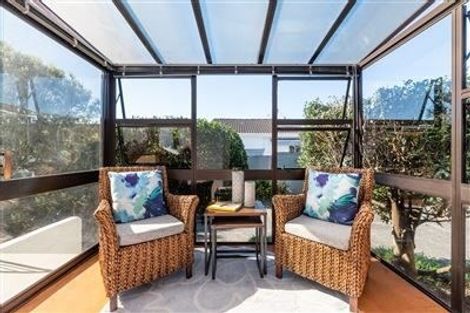 Photo of property in 2/7 Napoleon Avenue, Milford, Auckland, 0620