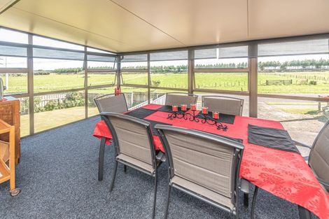 Photo of property in 18 Swinbourne Street, Waverley, 4510